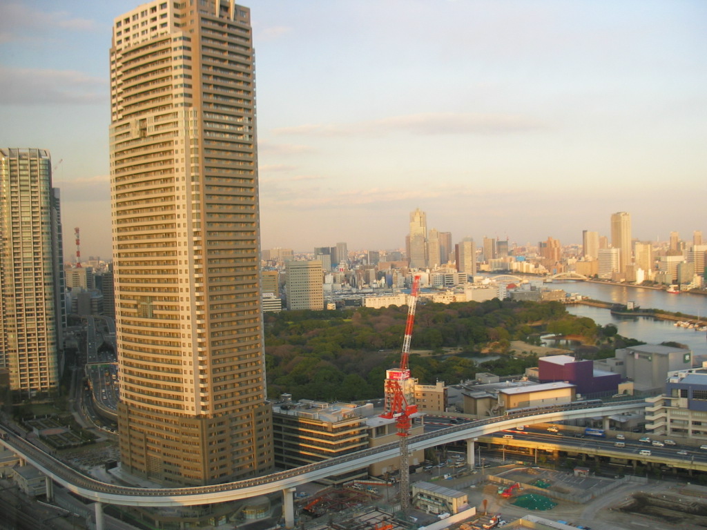 Grattacielo nella zona portuale di Tokyo